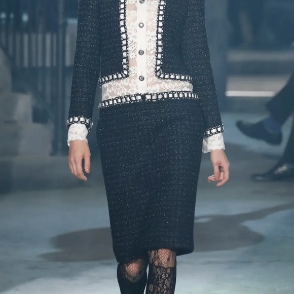 CHANEL RUNWAY DRESS - Picture 3 of 13